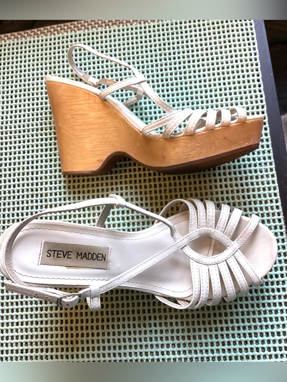 Steve Madden heeled sandals, platform 4” H. Size 6